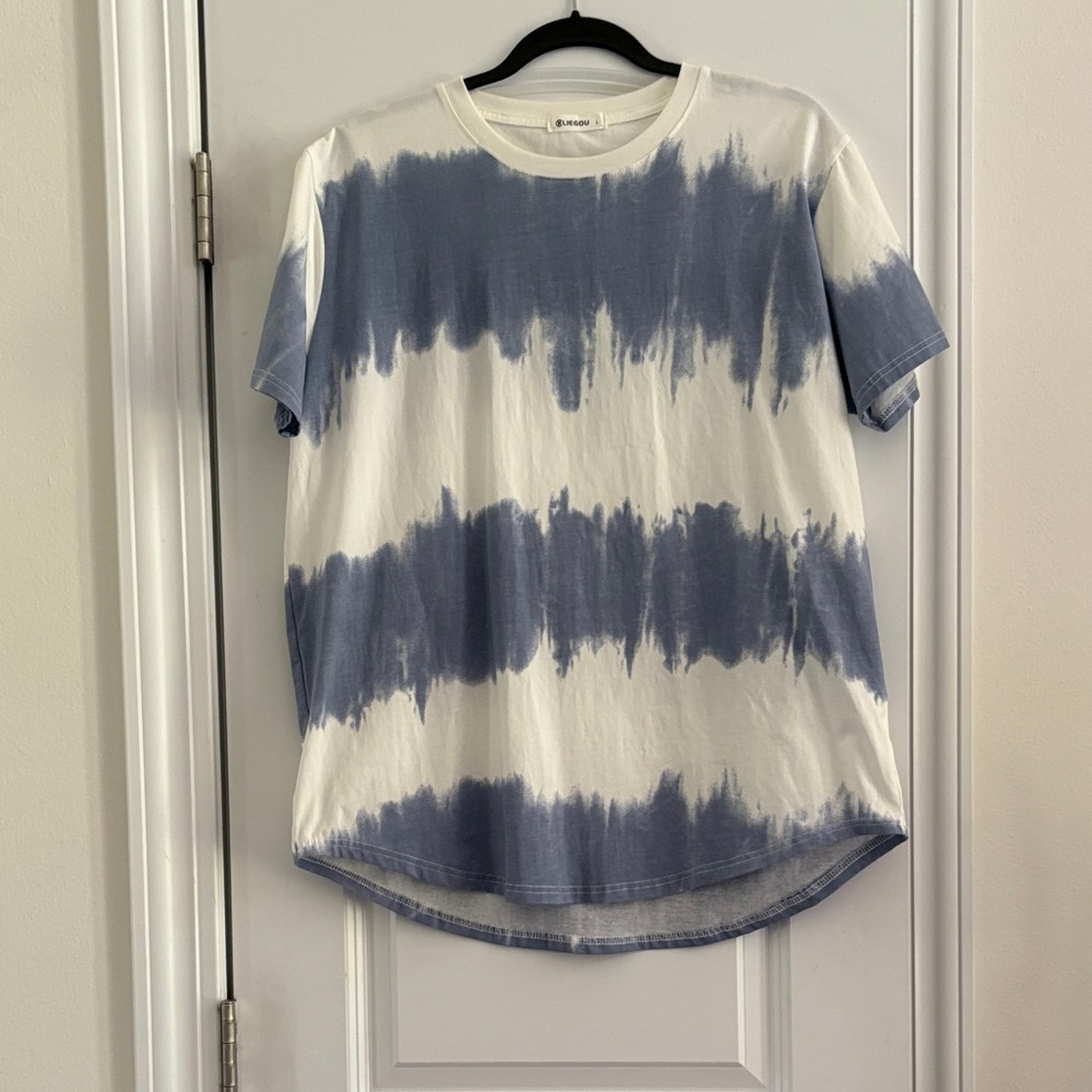 Kliegou Blue and White T-Shirt Men’s Large